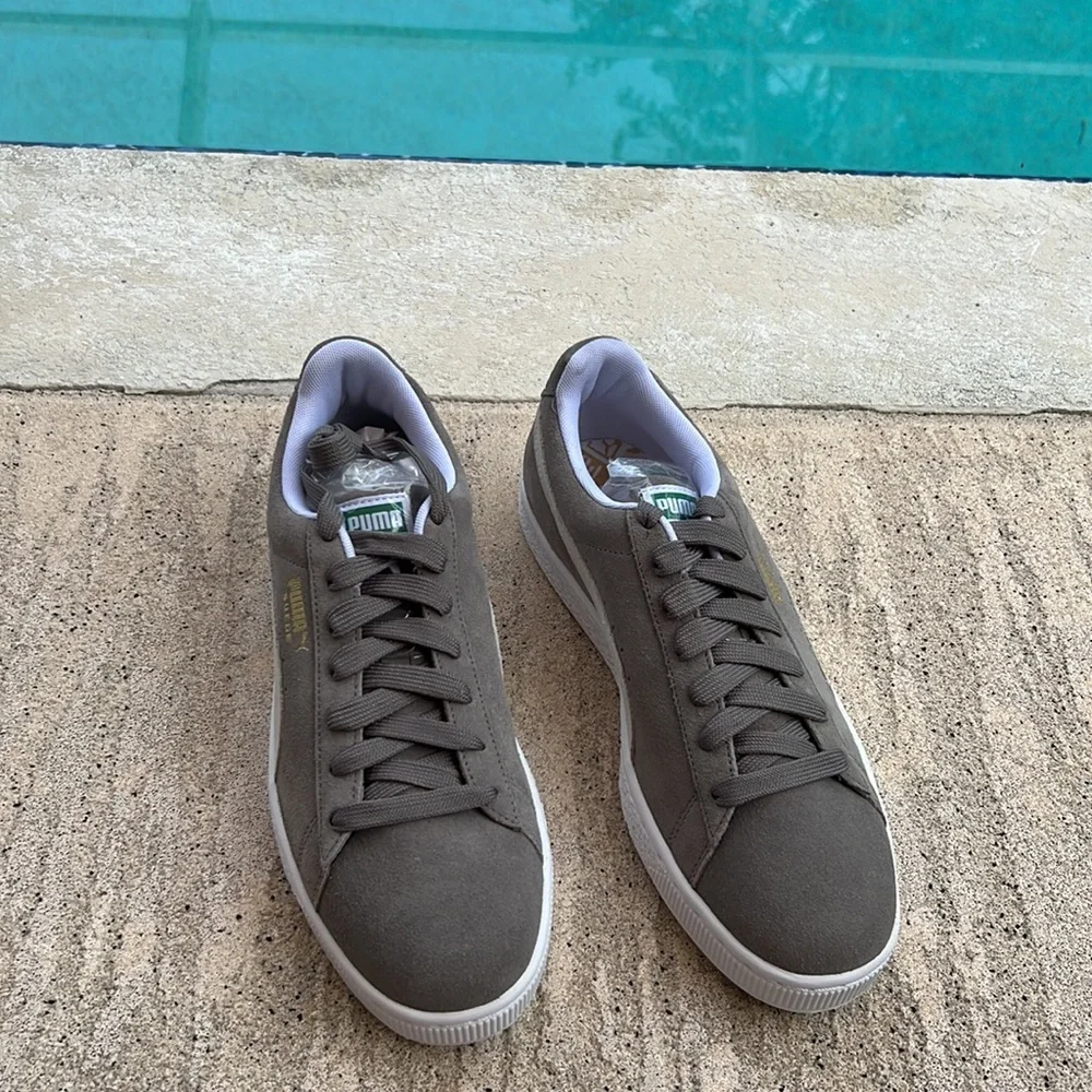 Puma Suede Classic* Steeple Gray and White 352634 66. Size 8. NWT.0 - Picture 3 of 7